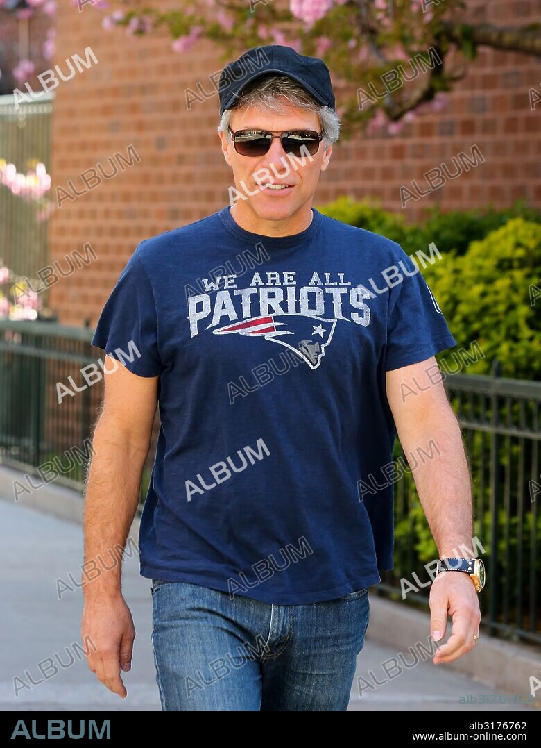 April 20, 2016 - New York City, NY, USA - Musician Jon Bon Jovi walks in the West Village on April 20 2016 in New York City. 20/04/2016