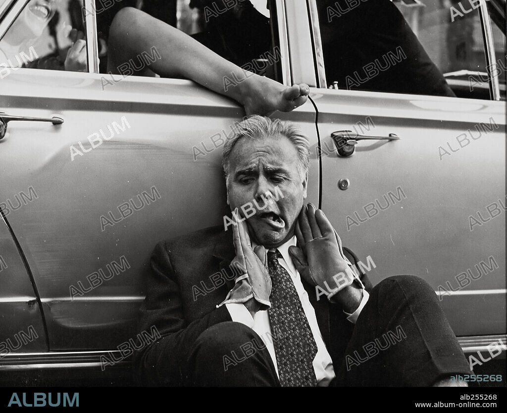 JOAN CAPRI en ABOGADO, EL ALCALDE Y EL NOTARIO, EL, 1969. Copyright ISASI PRODUCCIONES.