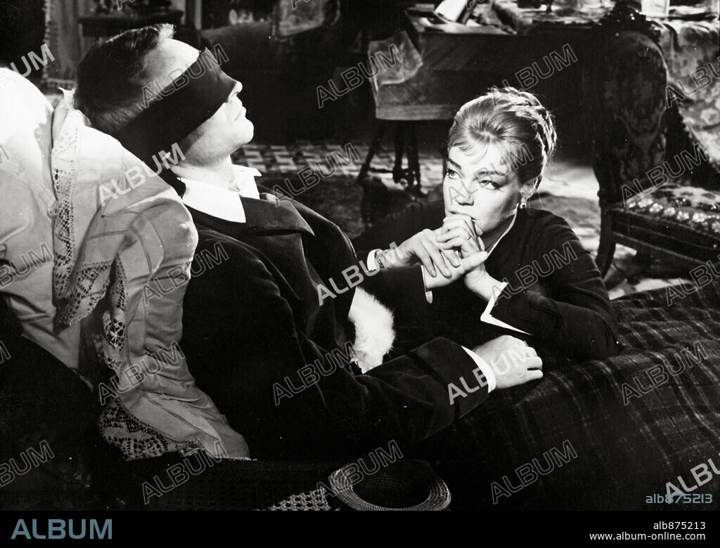 PIERRE VANECK and SIMONE SIGNORET in FAMOUS LOVE AFFAIRS, 1961 (LES AMOURS CELEBRES), directed by MICHEL BOISROND. Copyright GENERALE EUROPEENNE DE FILMS.