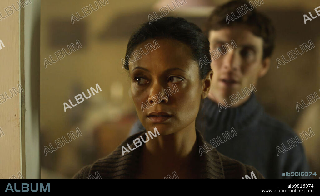 CILLIAN MURPHY and THANDIE NEWTON in THE RETREAT, 2011, directed by CARL TIBBETTS. Copyright SONY PICTURES.