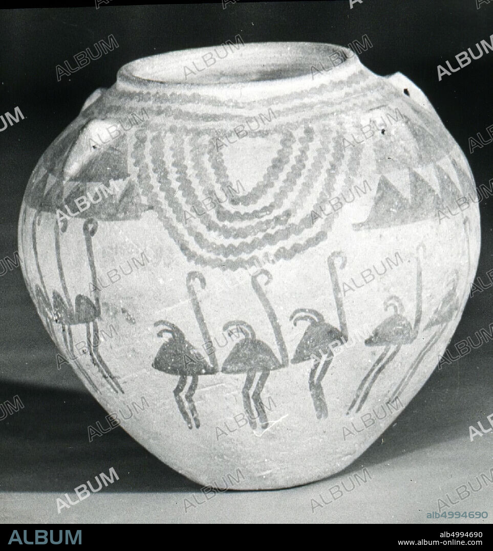 Egypt, pot, earthenware, 15 × 17 cm, Prehistory, Nagada II d1 Period 3500-3300 BC, Egypt.