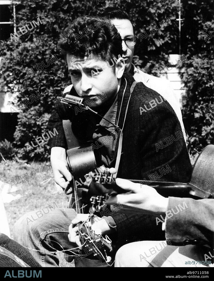 BOB DYLAN en NO DIRECTION HOME: BOB DYLAN, 2005, dirigida por MARTIN SCORSESE. Copyright Emerging Pictures.