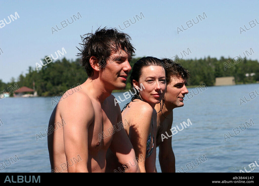 ADAM SCOTT, LUKAS HAAS und MOLLY PARKER in WHO LOVES THE SUN, 2006, unter der Regie von MATT BISSONNETTE. Copyright COREY MARR PRODUCTIONS INC.