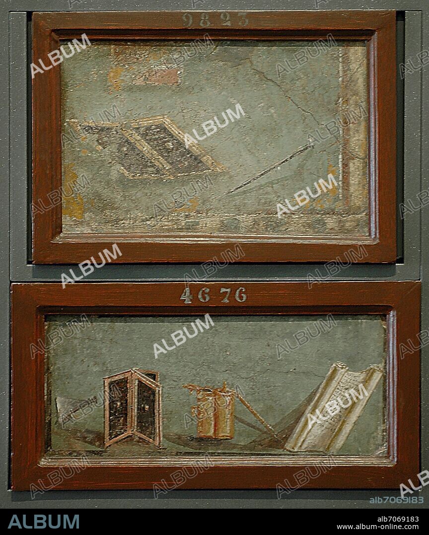 PINTURA POMPEYANA - INSTRUMENTOS DE ESCRITORIO - FRESCOS DEL SIGLO I PROCEDENTES DE HERCULANO.