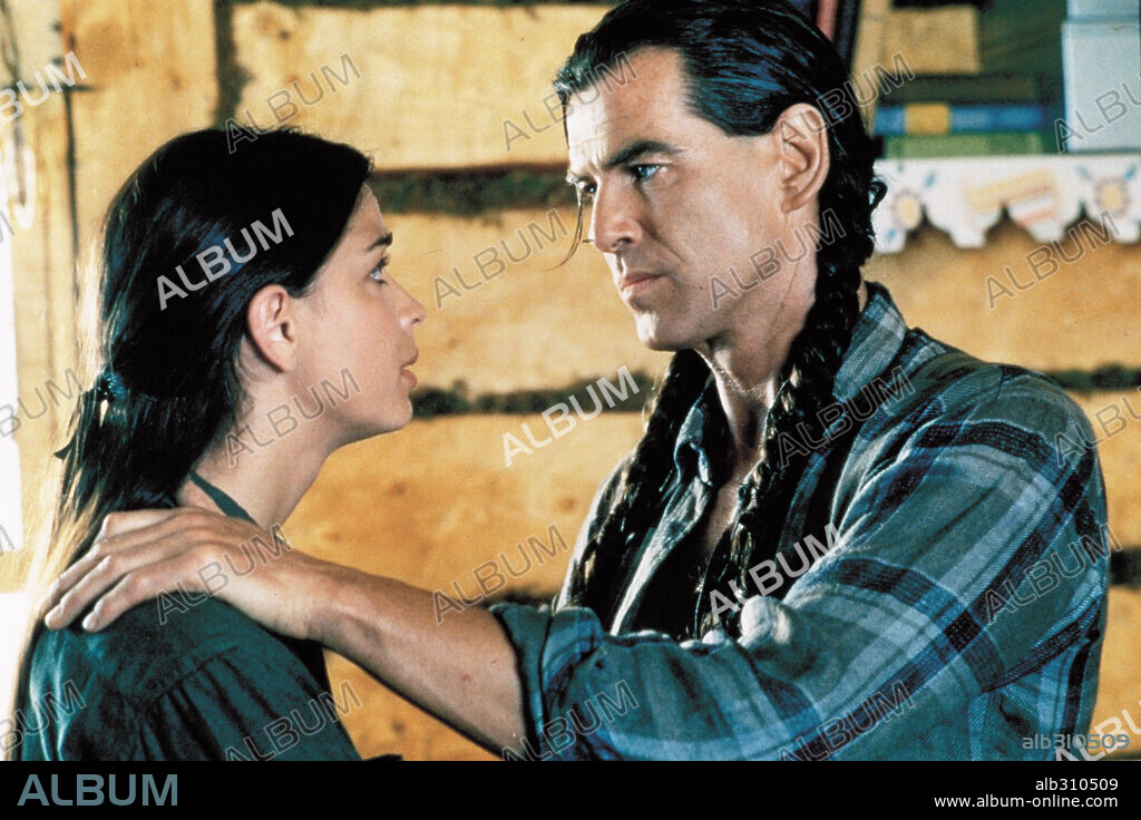 PIERCE BROSNAN in GREY OWL, 1999, unter der Regie von RICHARD ATTENBOROUGH. Copyright LARGO ENTERTAINMENT.