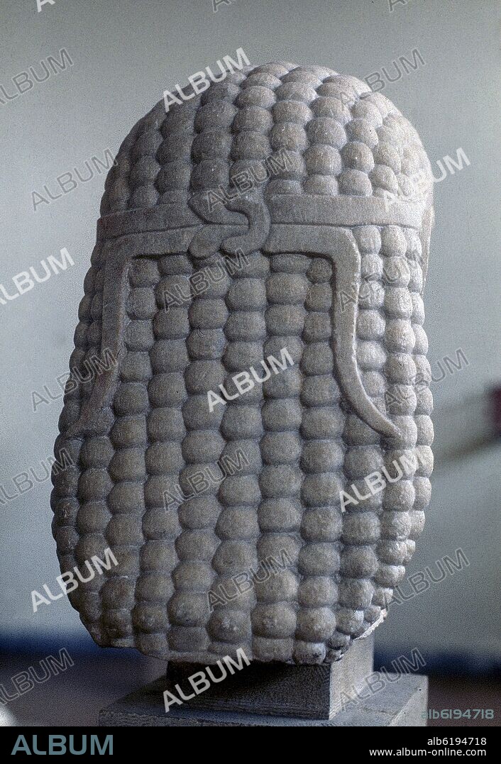 CABEZA DEL DIPYLON PARTE POSTERIOR - CABEZA DE KOUROS - 610 AC.