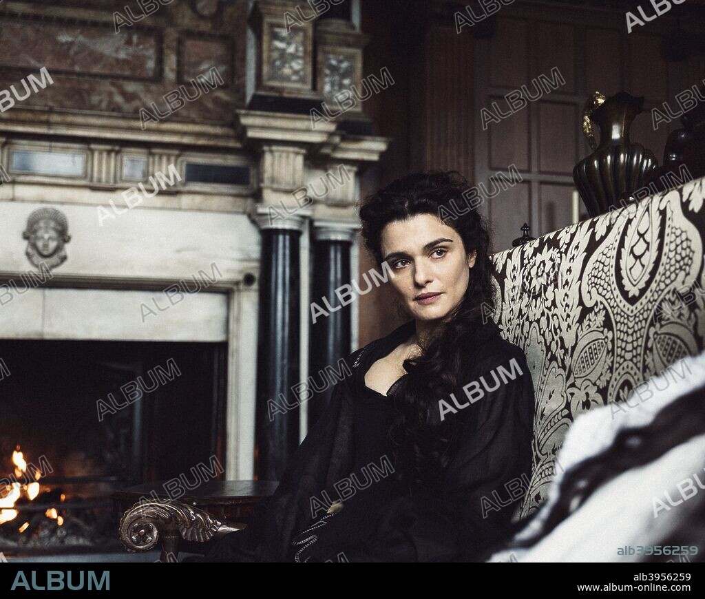 RACHEL WEISZ en LA FAVORITA, 2018 (THE FAVOURITE), dirigida por YORGOS LANTHIMOS. Copyright ELEMENT PICTURES/SCARLET FILMS/FILM4/WAYPOINT ENTERTAINMENT.