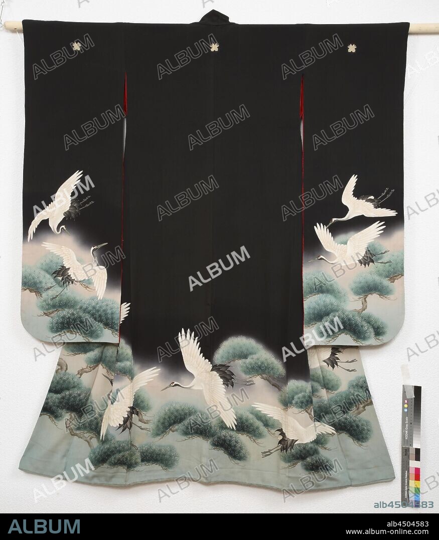 Furisode with pine and cranes, Formal kimono with long sleeves for an unmarried young woman (furisode), on the bottom of sleeves, front and back decorated with cranes flying above pine branches. Black crepe silk (chirimen) with yuzen decoration in white, green, brown, pink and blue, with embroidered detailing of the birds. Red silk lining. Three family arms (mon) from two crossed arrow feathers (yabane)., anonymous, Japan, 1920 - 1940, silk, embroidering, h 152 cm × w 122 cm.