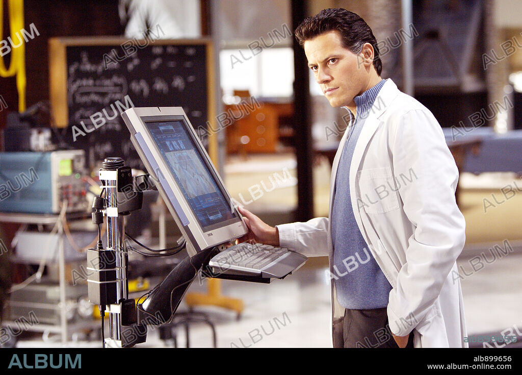 IOAN GRUFFUDD en LOS CUATRO FANTÁSTICOS, 2005 (FANTASTIC FOUR), dirigida por TIM STORY. Copyright 20TH CENTURY FOX.