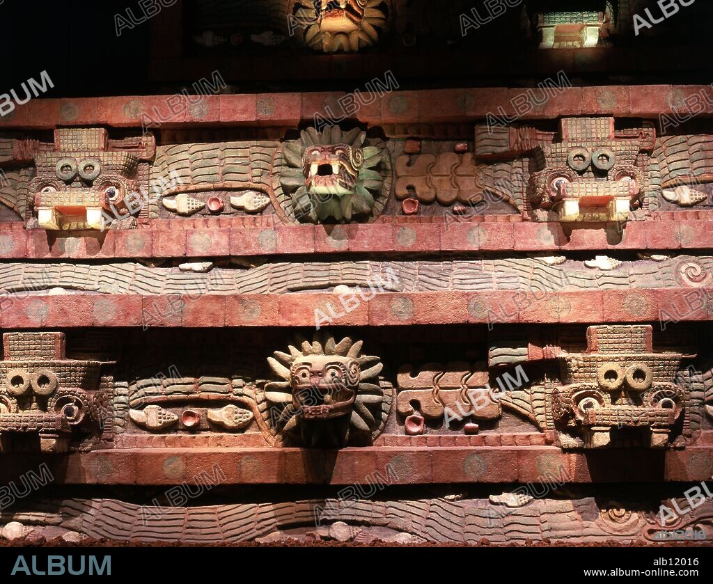 Mexico.Mexico D.F. .Museo Nacional de Antropologia.Reproducción de la Piramide de Quetzalcoalt.Cultura de Teotihuacan.