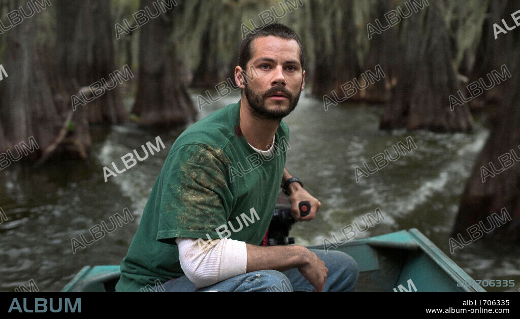 DYLAN O'BRIEN en LOS HORRORES DE CADDO LAKE, 2024 (CADDO LAKE), dirigida por CELINE HELD y LOGAN GEORGE. Copyright Blinding Edge Pictures.