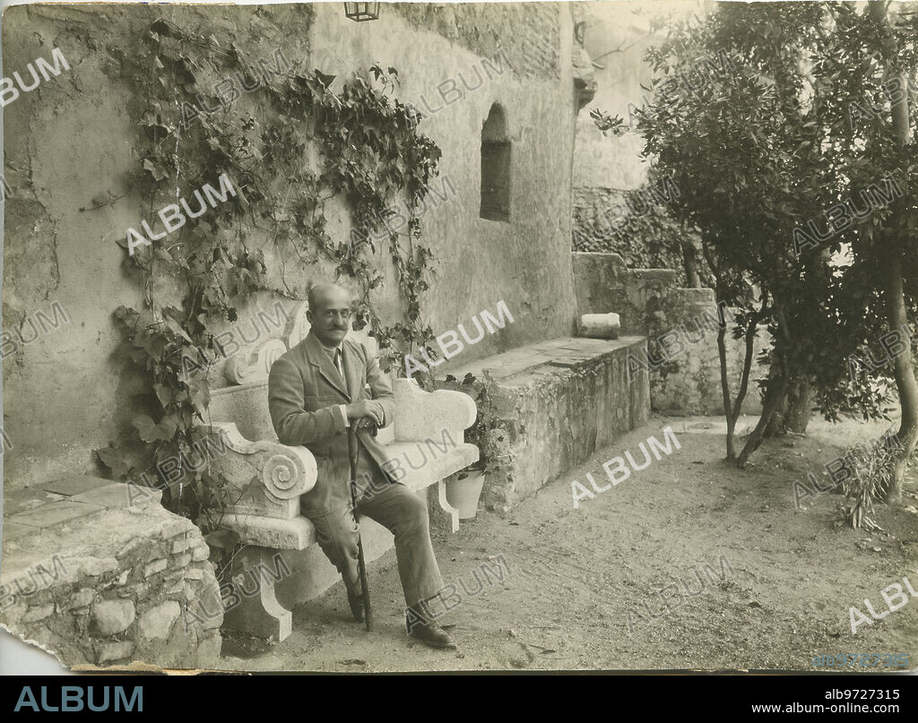 Toledo, 1925 (CA.). Don Álvaro Figueroa, Conde de Romanones, en el Cigarral de Buenavista, su residencia de Toledo.