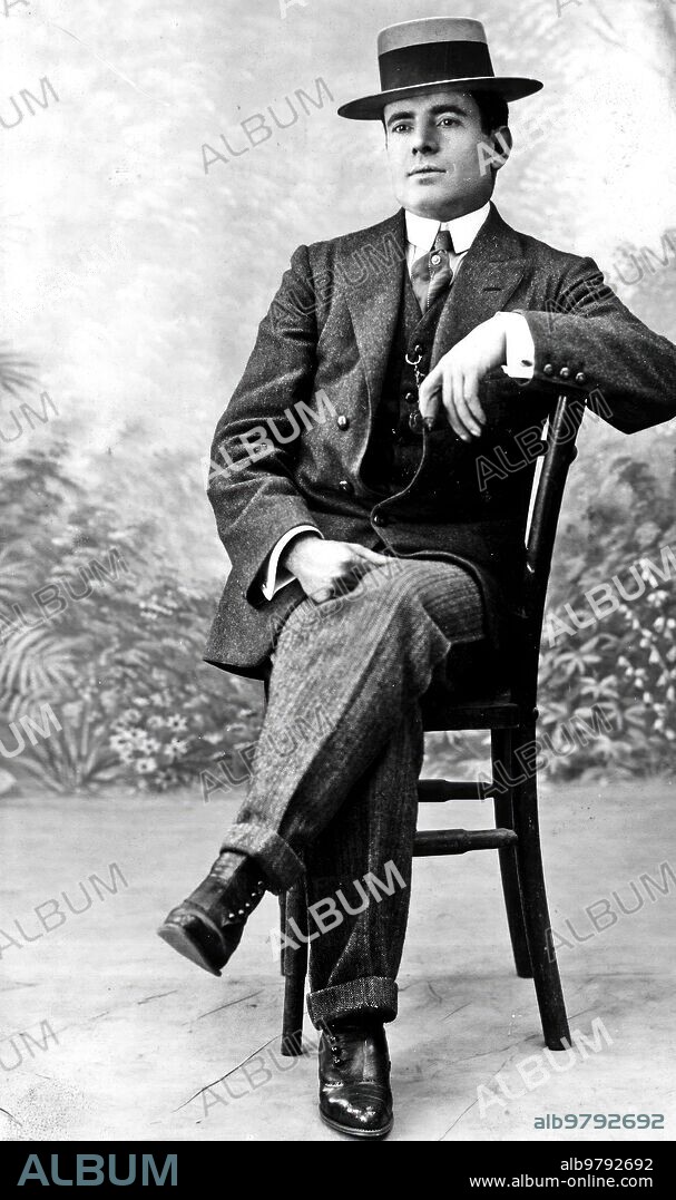 August 1912. Wounded bullfighter. Elías Labrador (Pinturas) seriously injured in the Plaza de San Sebastián - photo Mercadal Arbunies - Approximate date.