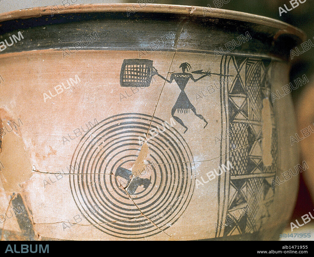 ARTE GRIEGO. GRECIA. PERIODO GEOMETRICO (900-650 aC). S. X-VII aC (S. X aC-S. VII aC). Vaso con representación estilizada de un SOLDADO CON LANZA Y ESCUDO. Debajo, una CENEFA CIRCULAR. Museo Arqueológico de Heraklio. Creta.