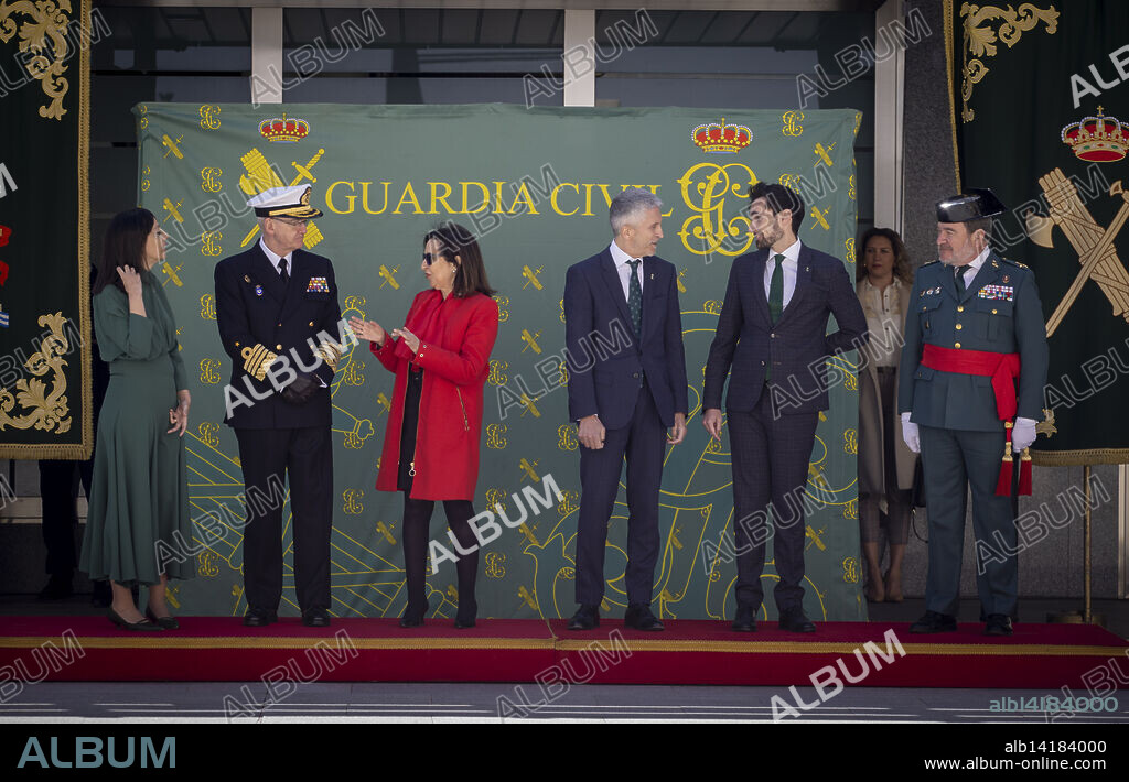 Madrid, 04/04/2023. Toma de posesión de la nueva directora de la Guardia Civil, Mercedes González. En la imagen, Pablo Salas Moreno, DAO de la Guardia Civil, Rafael Pérez Ruiz, Secretario de Estado de Seguridad, Fernando Grande-Marlaska, ministro del Interior, Margarita Robles, ministra de Defensa y Teodoro Esteban López Calderón, JEMAD. Foto: Ignacio Gil. ARCHDC.