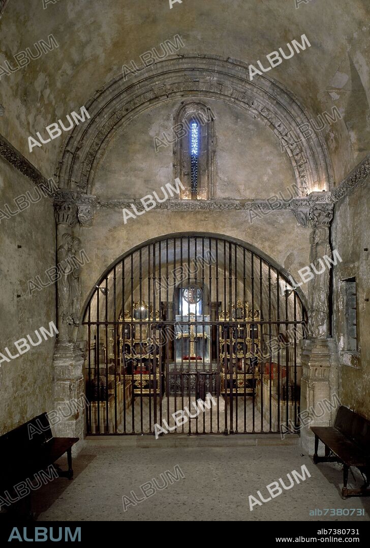 CAMARA SANTA DE LA CATEDRAL DE SAN SALVADOR DE OVIEDO - ROMANICO ESPAÑOL - SIGLO XII.