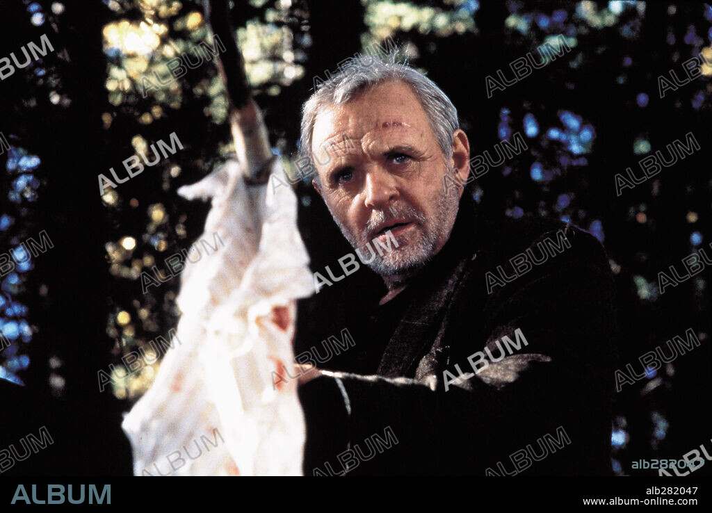 ANTHONY HOPKINS en EL DESAFÍO, 1997 (THE EDGE), dirigida por LEE TAMAHORI. Copyright 20TH CENTURY FOX / LEDERER, JOE.