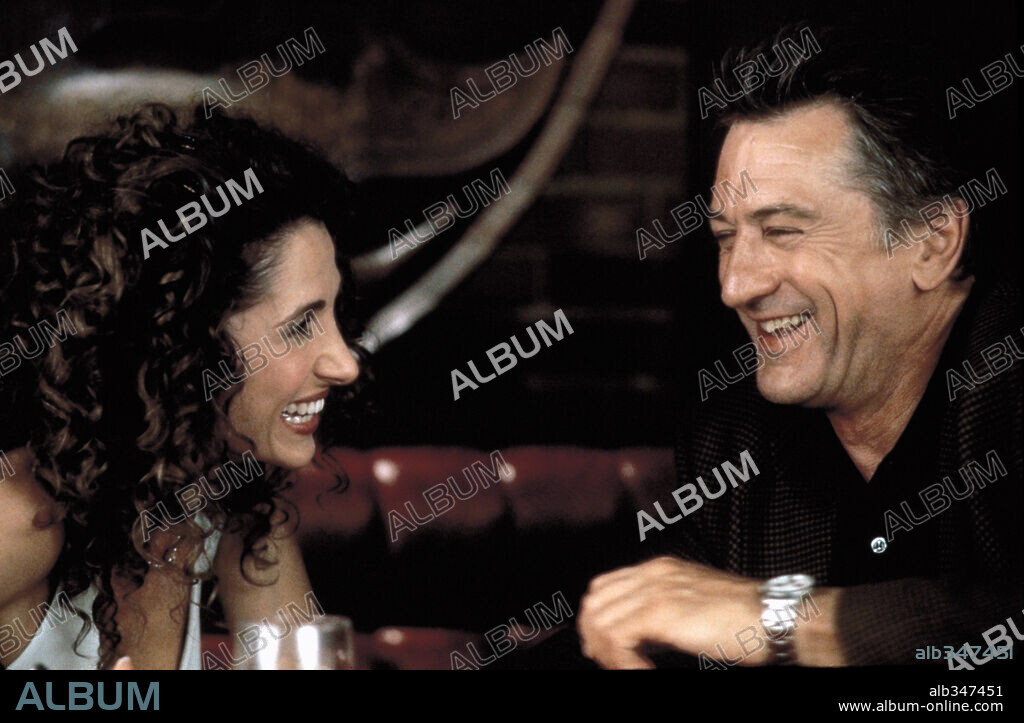 MELINA KANAKAREDES und ROBERT DE NIRO in 15 MINUTEN RUHM, 2001 (15 MINUTES), unter der Regie von JOHN HERZFELD. Copyright NEW LINE CINEMA / CARUSO, PHILLIP.