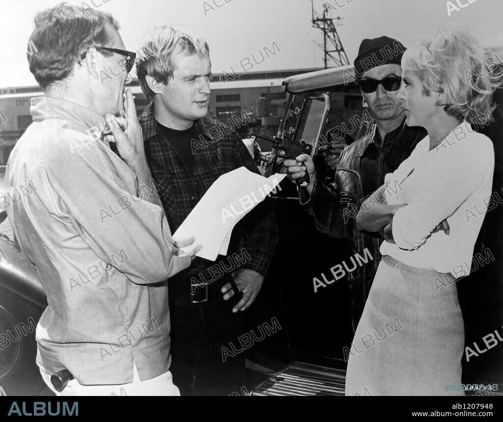 DAVID McCALLUM, JANET LEIGH and JOSEPH SARGENT in THE SPY IN THE GREEN HAT, 1966, directed by HENRY W. GEORGE and JOSEPH SARGENT. Copyright METRO GOLDWYN MAYER.