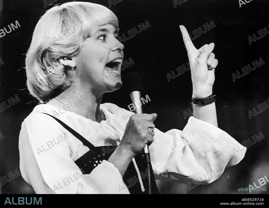 GÖTEBORG 1977-01-13.. Evie Tornquist - kristen sångerska med norsk-amerikansk bakgrund. *** Local Caption *** GP Foto: Harry Nicolaisen / Kamerareportage / TT / Kod: 2524.