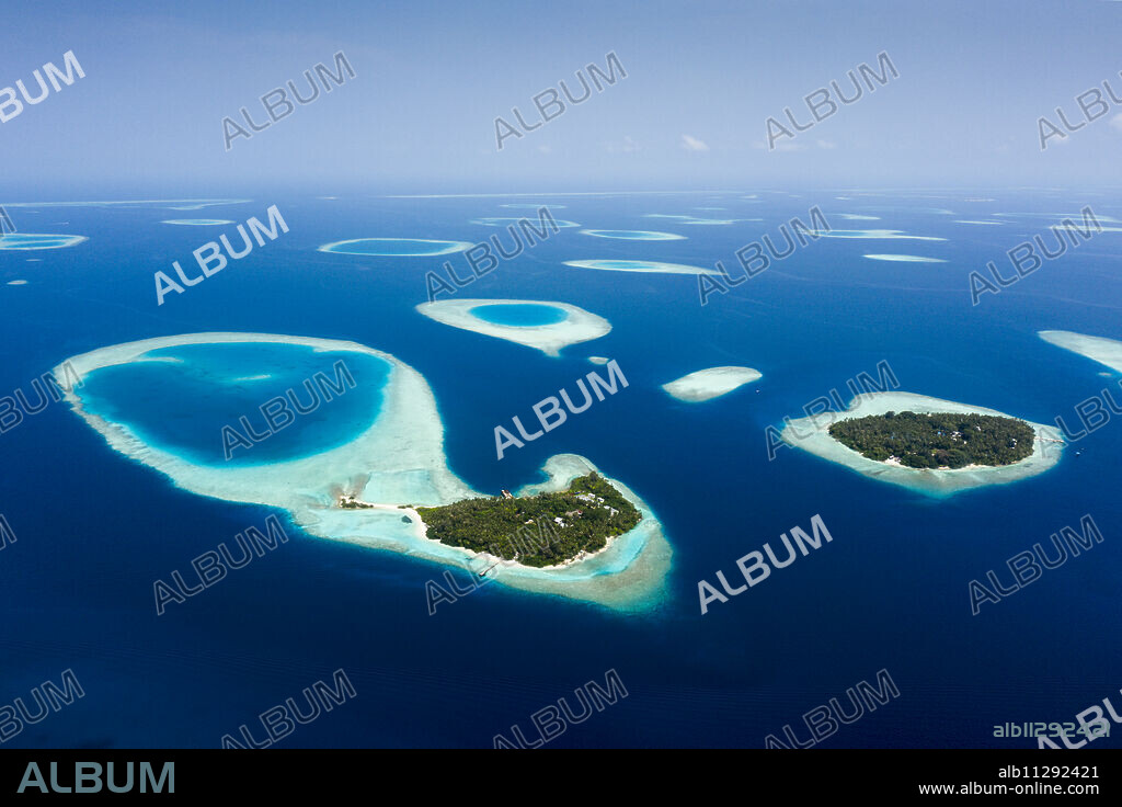 Vacation Island Villivaru and Biyaadhoo, South Male Atoll, Indian Ocean, Maldives.