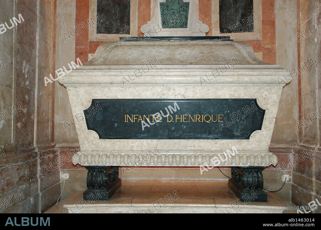 ENRIQUE EL NAVEGANTE (Oporto, 1394-Sagres, 1460). Príncipe portugués, hijo del rey Juan I de Avis. Dedicó su vida al descubrimiento del territorio costero africano con el objetivo de evangelizar a la población y obtener beneficios comericales. CENOTAFIO DEL INFANTE DON ENRIQUE. Panteón Nacional. Lisboa. Portugal.