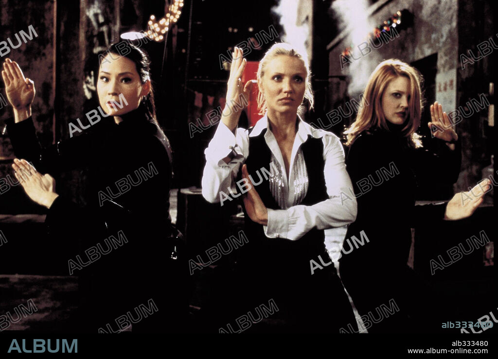 CAMERON DIAZ, DREW BARRYMORE and LUCY LIU in CHARLIE'S ANGELS, 2000, directed by MCG. Copyright COLUMBIA PICTURES / MICHAELS, DARREN.
