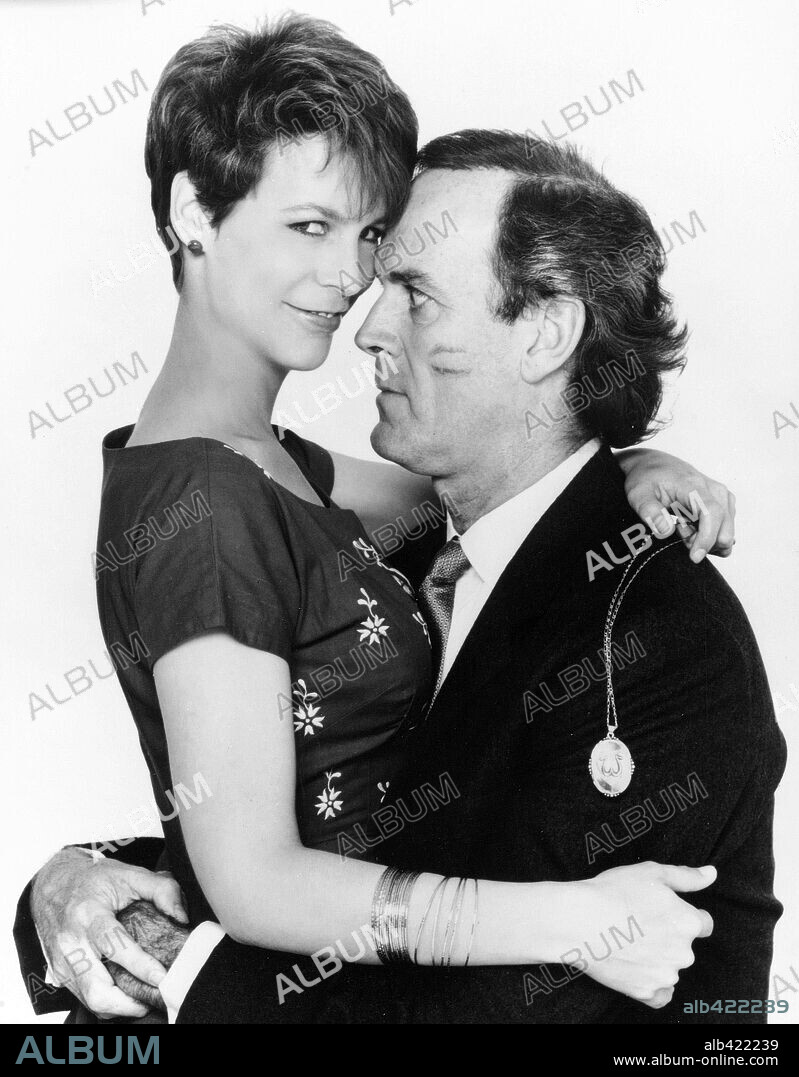 JAMIE LEE CURTIS and JOHN CLEESE in A FISH CALLED WANDA, 1988, directed by CHARLES CRICHTON. Copyright METRO GOLDWYN MAYER.