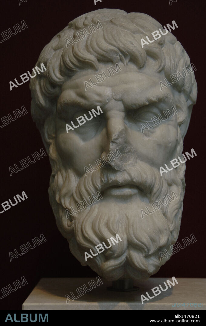 EPICURO (341-270 a. C.). Filósofo griego. BUSTO DE EPICURO en mármol pentélico. Copia romana del siglo I de un original del III a. C. Palacio Massimo. Museo Nacional Romano. Roma. Italia.