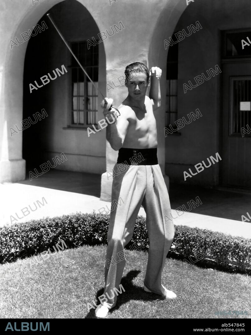 ERROL FLYNN dans LE CAPITAINE BLOOD (CAPTAIN BLOOD, 1935), réalisé par MICHAEL CURTIZ. Copyright WARNER BROS/FIRST NATIONAL.