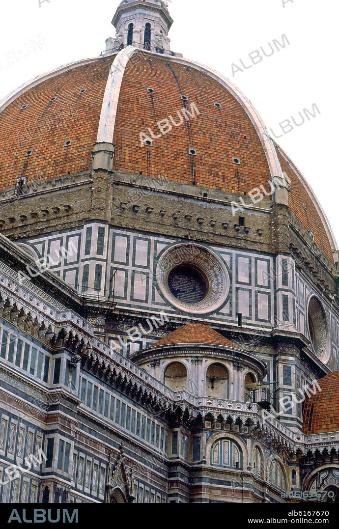 FILIPPO BRUNELLESCHI (1377-1446). CUPULA OCTOGONAL SOBRE EL PRESBITERIO, HITO DE LA ARQUITECTURA DEL RENACIMIENTO, 1420/36.