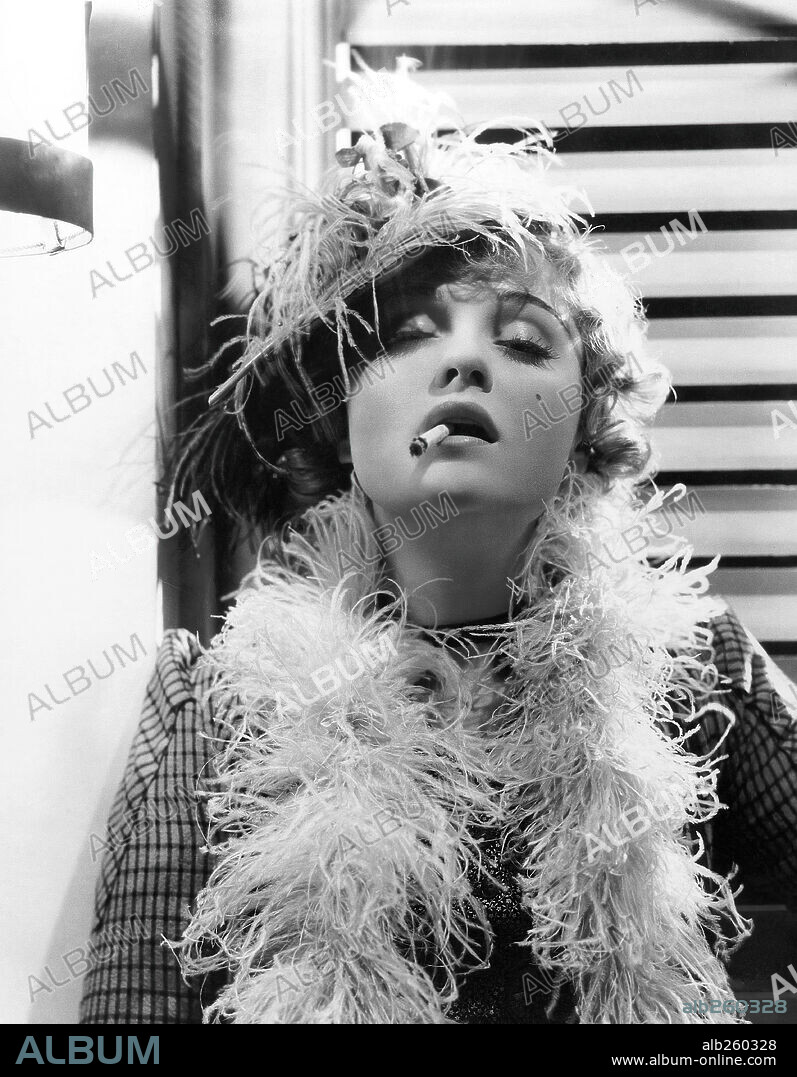 ANNA STEN in NANA, 1934, directed by DOROTHY ARZNER and GEORGE FITZMAURICE. Copyright GOLDWYN/UNITED ARTISTS.