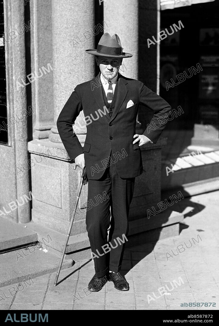 ARKIV 1917 . Teddy Nyblom, journalist, först på Svenska Dagbladet sedan på Aftonbladet som musikkritiker och allmän reporter. Skrev under signaturen S:t E:son.. Teddy Nyblom, journalist and editor.. Foto: TT / Kod 1900.