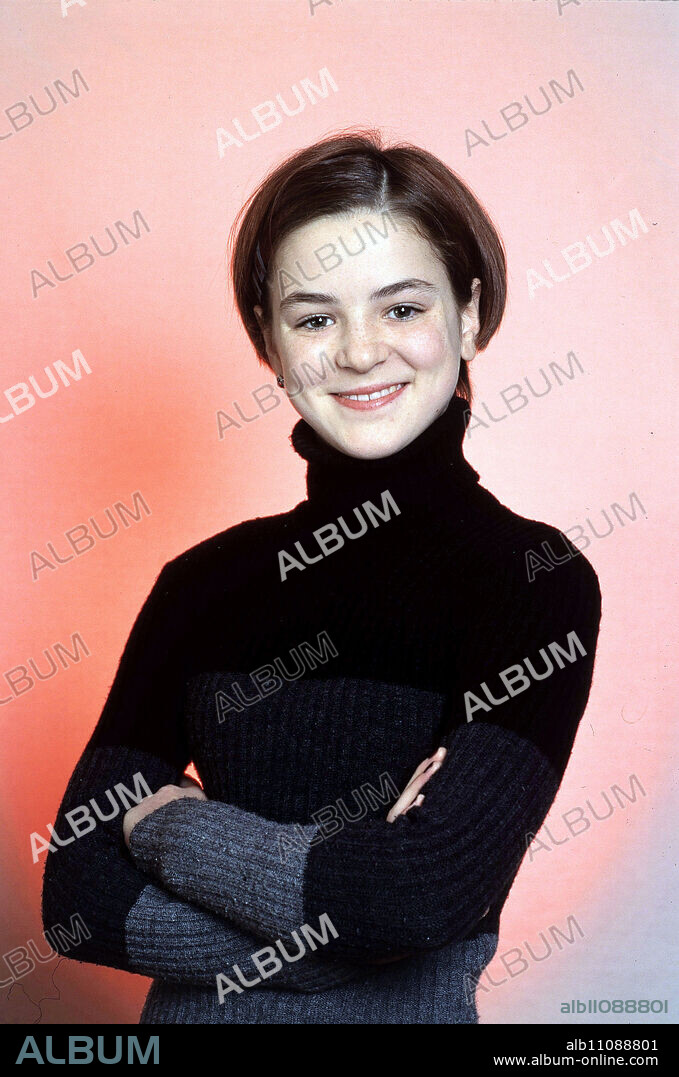 LAURA CHARLOTTE SYNIAWA / German actress and psychological psychotherapist.