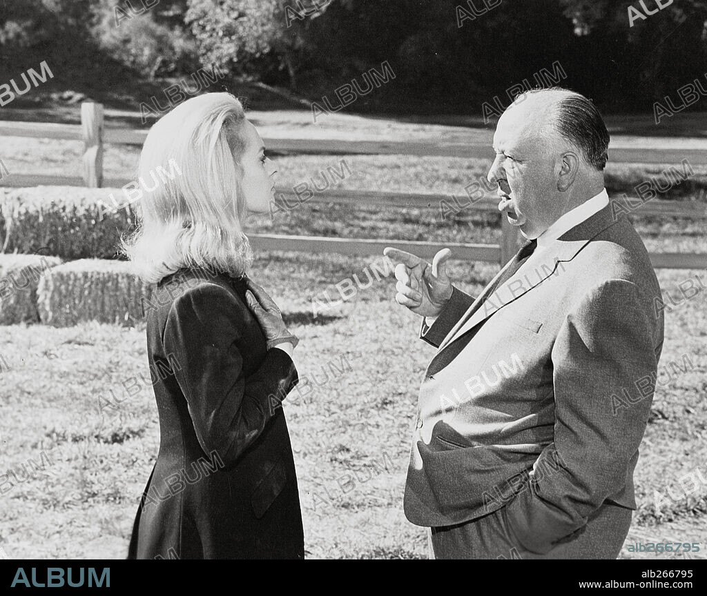 ALFRED HITCHCOCK y TIPPI HEDREN en MARNIE, LA LADRONA, 1964 (MARNIE), dirigida por ALFRED HITCHCOCK. Copyright UNIVERSAL PICTURES.