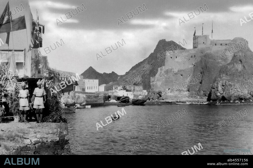 Oman, Muscat, the port with the Portuguese fortresses, the palace of the Sultan and British residences, 1920-30.