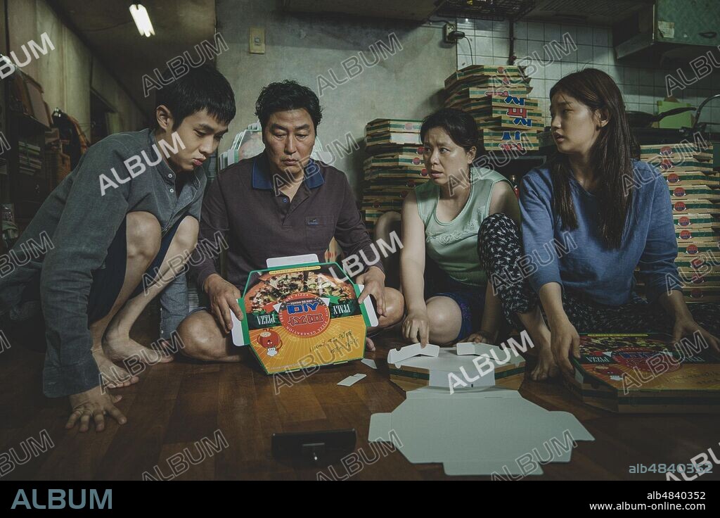 HYE-JIN JANG, KANG-HO SONG, SO-DAM PARK and WOO-SIK CHOI in PARASITE, 2019 (GISAENGCHUNG), directed by JOON-HO BONG. Copyright CJ ENTERTAINMENT.