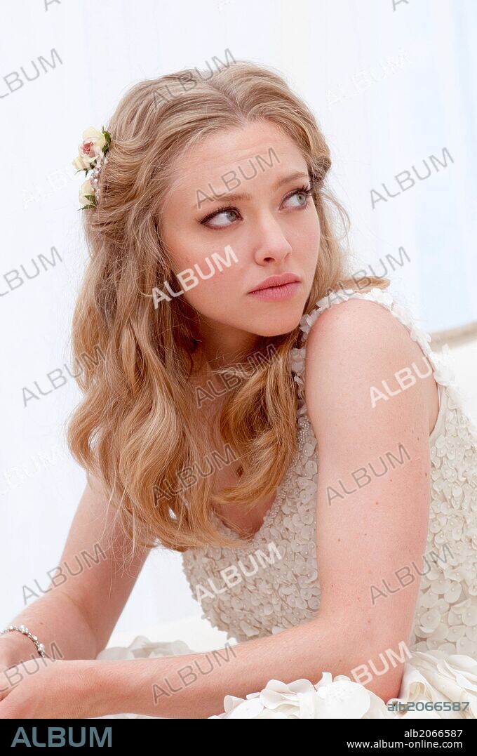 AMANDA SEYFRIED en LA GRAN BODA, 2013 (THE BIG WEDDING), dirigida por JUSTIN ZACKHAM. Copyright MILLENNIUM FILMS.