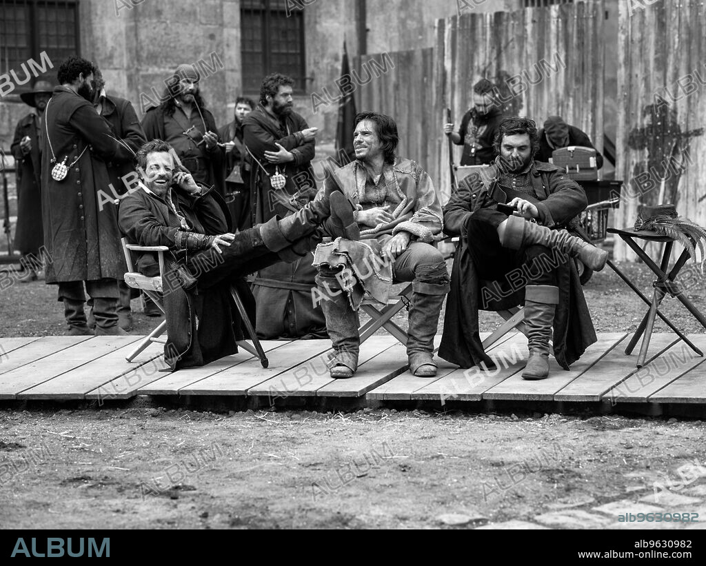 FRANÇOIS CIVIL, PIO MARMAI et ROMAIN DURIS dans TROIS MOUSQUETAIRES, LES: D'ARTAGNAN, 2023, réalisé par MARTIN BOURBOULON. Copyright Pathé / Chapter 2.