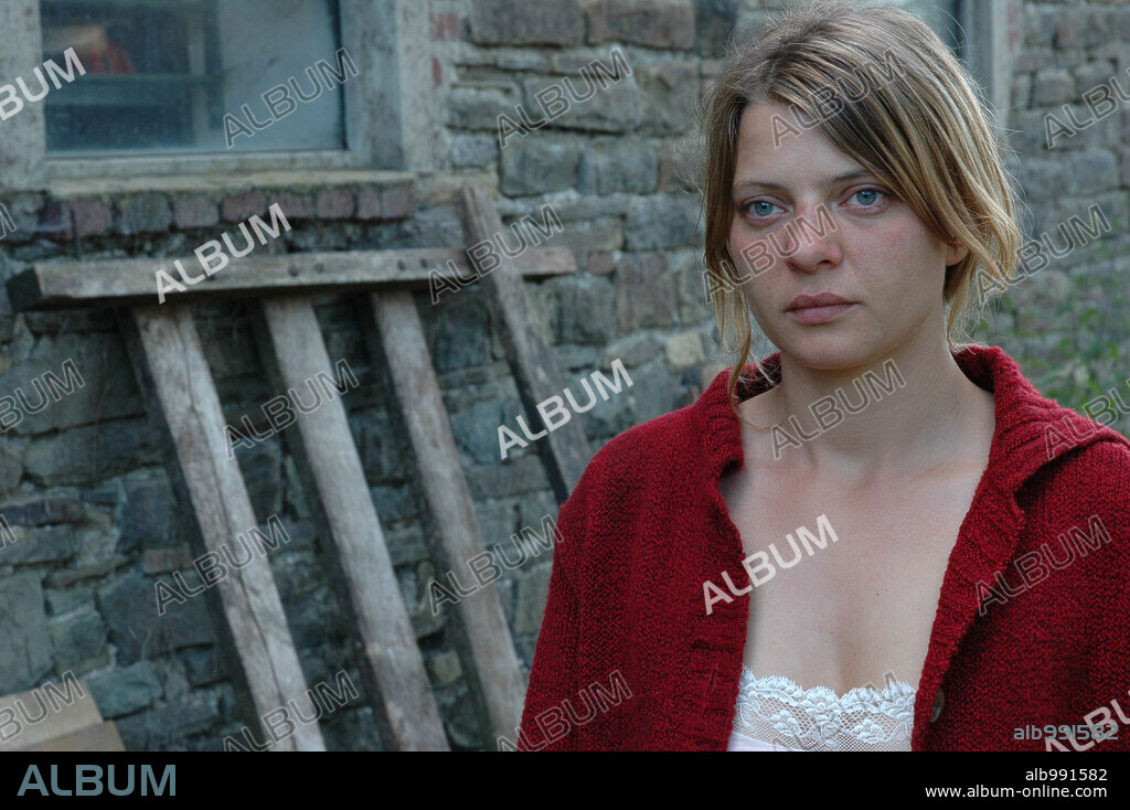 JORDIS TRIEBEL dans EMMAS GLÜCK, 2006, réalisé par SVEN TADDICKEN. Copyright WÜSTE FILM WEST GMBH/SÜDWESTFUNK (SWF)/WÜSTE FIMPRODUKTION.