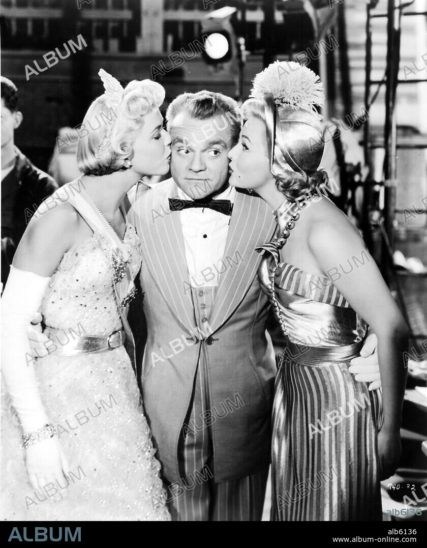 DORIS DAY, JAMES CAGNEY and VIRGINIA MAYO in THE WEST POINT STORY, 1950. Copyright WARNER BROTHERS.