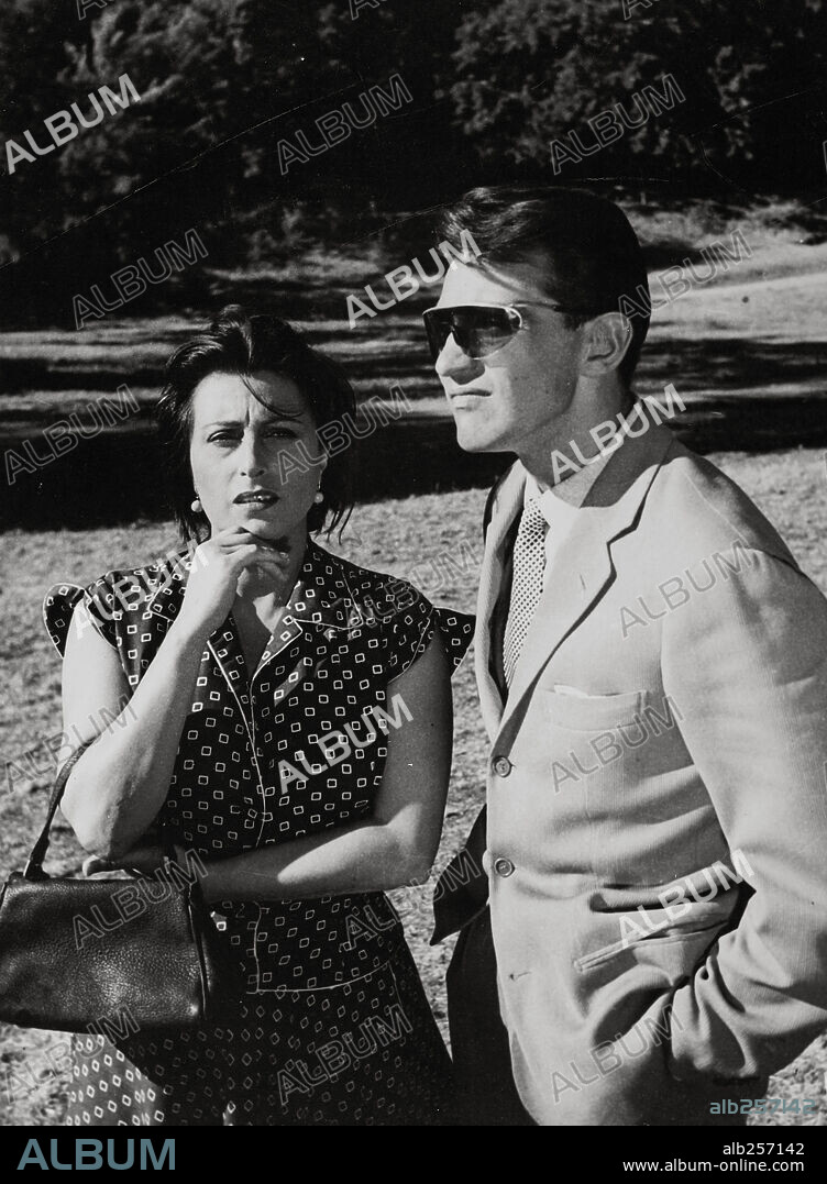 ANNA MAGNANI and WALTER CHIARI in BELLISSIMA, 1951, directed by LUCHINO VISCONTI. Copyright CEI INCOM.