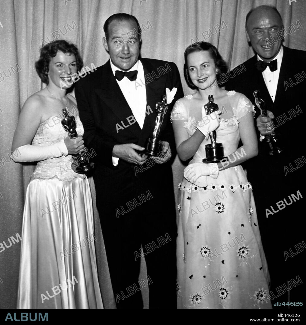 BRODERICK CRAWFORD, DEAN JAGGER, MERCEDES McCAMBRIDGE and OLIVIA DE HAVILLAND. The 22nd Academy Awards / 1950. 
Mercedes McCambridge, best actress in a supporting role for "All the King's Men". Broderick Crawford, best actor for "All the King's Men". Olivia de Havilland, best actress for "The Heiress". Dean Jagger, best actor in a supporting role for " Twelve O'Clock High". 1950