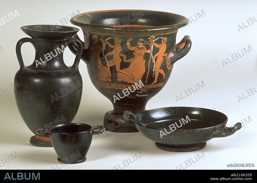 CONJUNTO DE VASOS: ANFORA, CRATERA, KYLIX,SCIFO. GRIEGO CERAMICA. (DEPOSITO: MUSEO ARQUEOLOGICO NACIONAL).