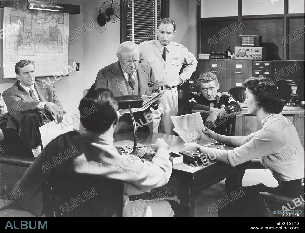 EDMUND GWENN, JAMES ARNESS, JAMES WHITMORE and JOAN WELDON in THEM!, 1954, directed by GORDON DOUGLAS. Copyright WARNER BROTHERS.