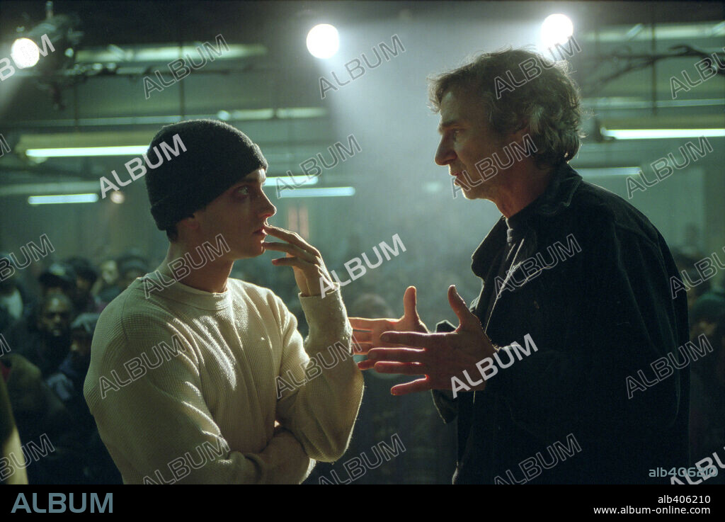 CURTIS HANSON et EMINEM dans 8 MILE, 2002, réalisé par CURTIS HANSON. Copyright UNIVERSAL STUDIOS / MARSHAK, BOB.