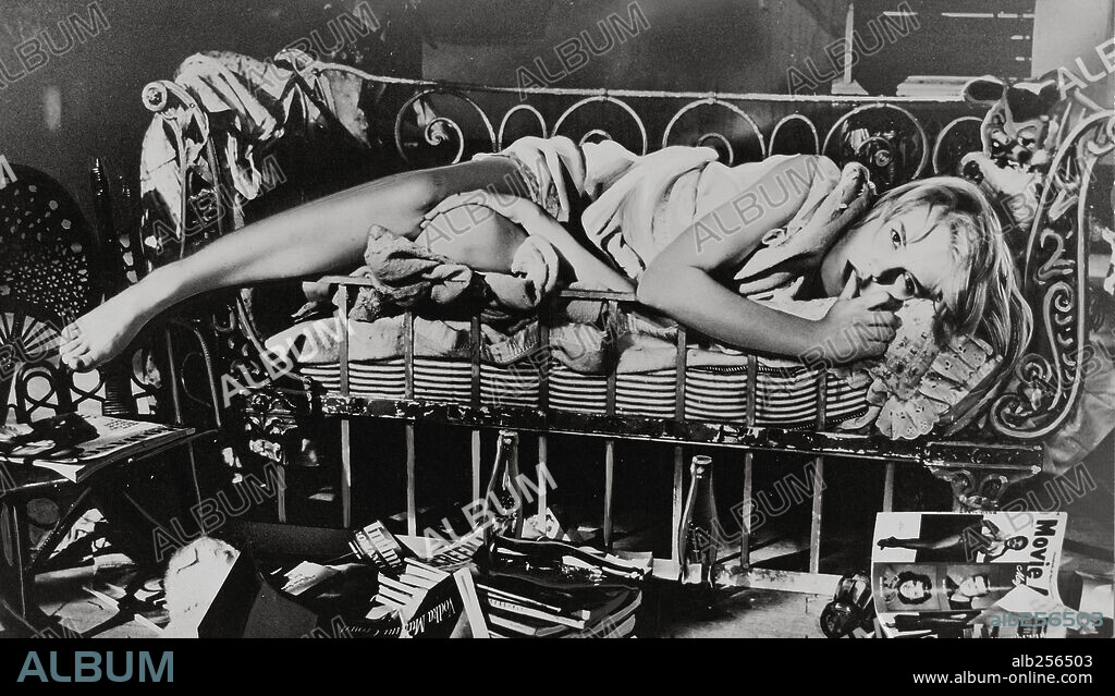CARROLL BAKER in BABY DOLL, 1956, directed by ELIA KAZAN. Copyright WARNER BROTHERS.