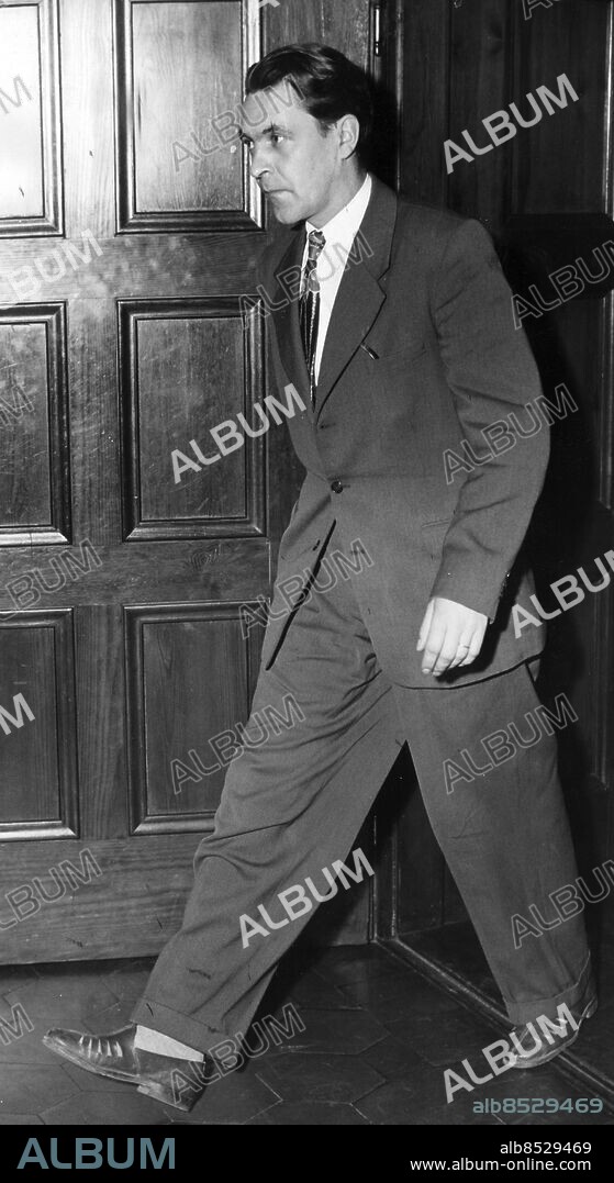 ARKIV - 1952. Den 81-årige Hugo Gjersvold, dömd till livstids straffarbete för grovt spioneri 1952 i samband med den så kallade Enbom-affären, begär nu att domen ska rivas upp.. En resningsansökan, huvudsakligen baserad på en ny forskningsrapport från Försvarshögskolan, lämnas in till Högsta domstolen (HD) på tisdagen.. Foto: TT Kod: 190. COPYRIGHT SCANPIX SWEDEN.