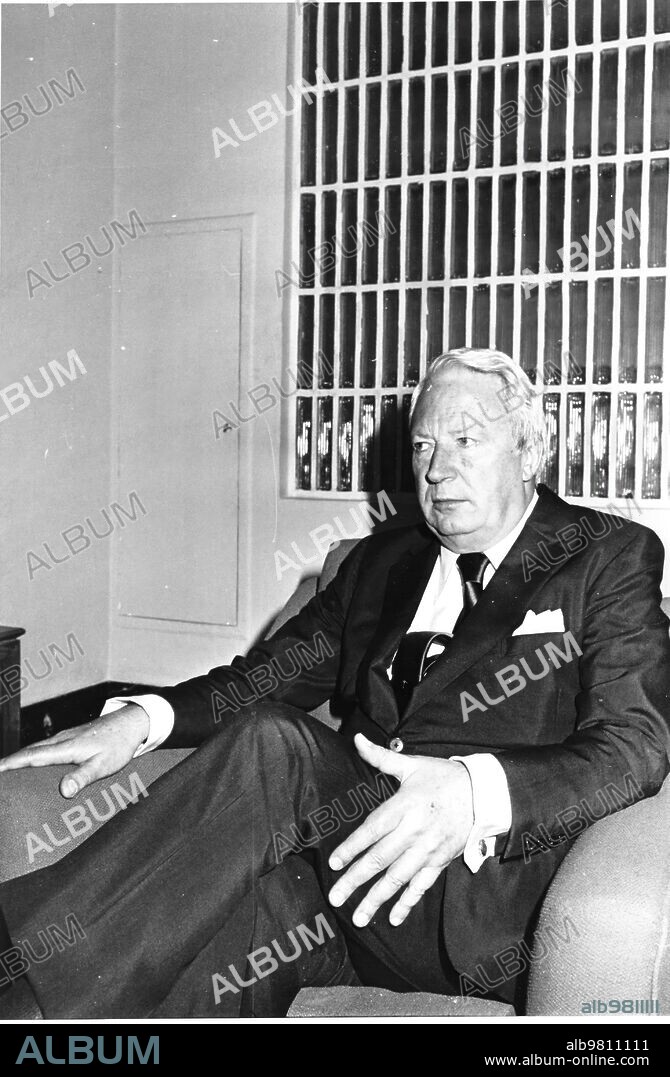 April 1976. Former British Prime Minister Edward Heath met with the press at Barajas Town Hall.