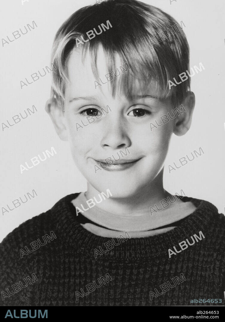 MACAULAY CULKIN in HOME ALONE, 1990, directed by CHRIS COLUMBUS